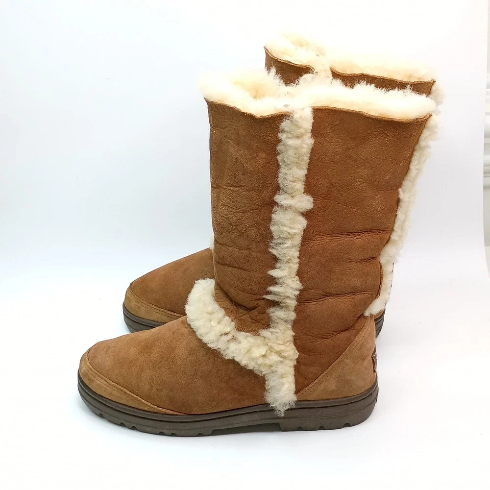 UGG Nightfall Boots Women Size 7 Chestnut Sheepskin Shearling 5359